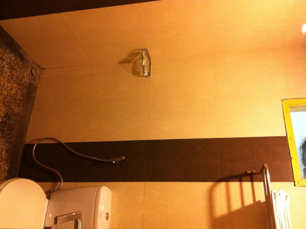 Hotel Paramount Biringkanya Rom bilde