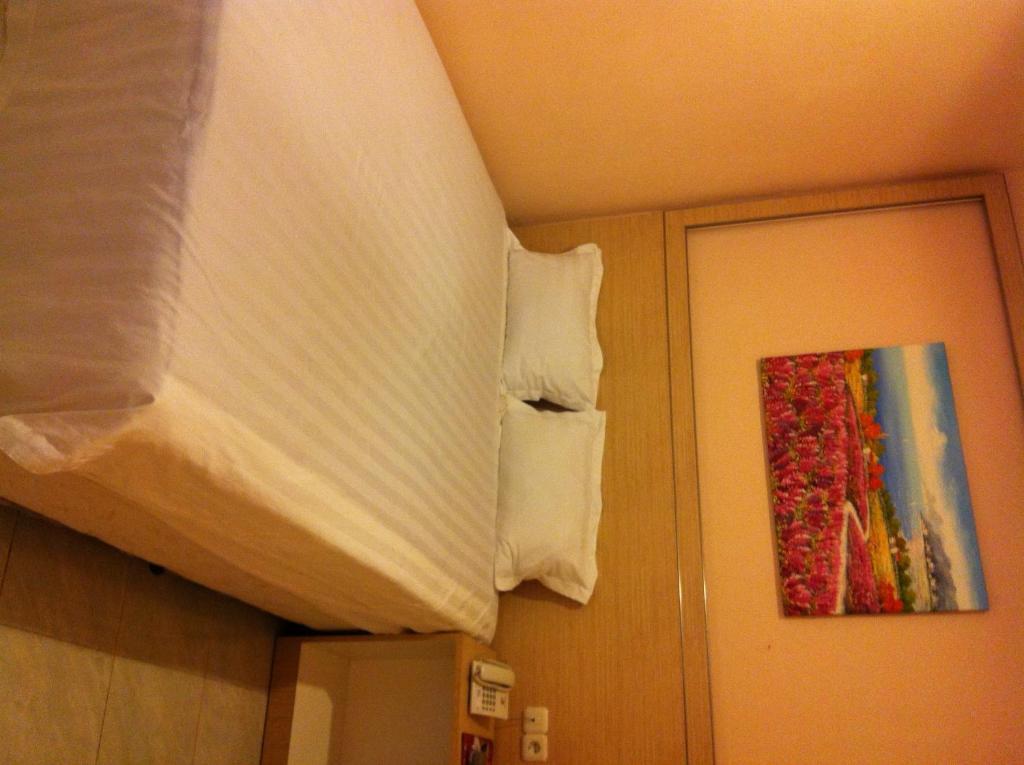 Hotel Paramount Biringkanya Rom bilde